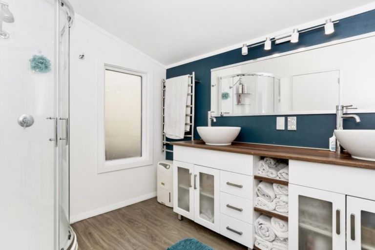 Photo of property in 18a Wade Place, Welcome Bay, Tauranga, 3175