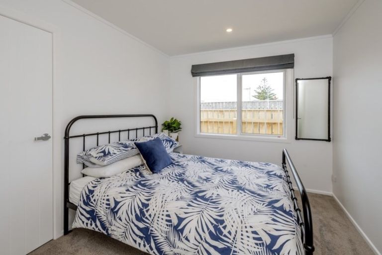 Photo of property in 18 Marine Parade South, Foxton Beach, Foxton, 4815