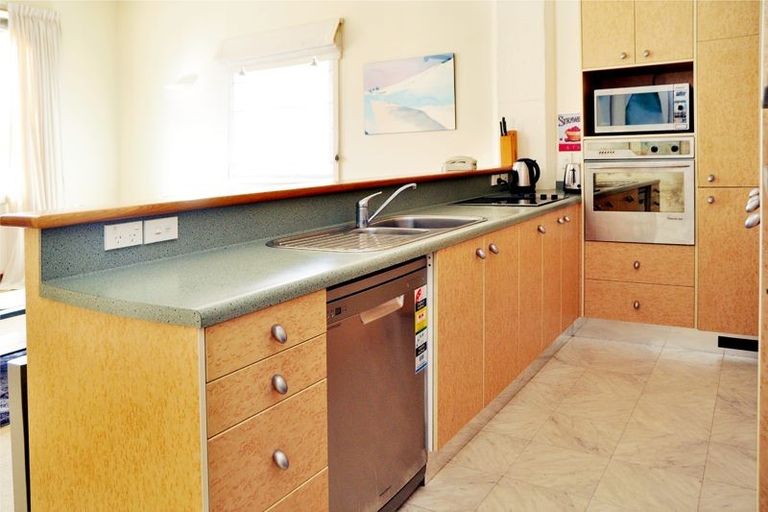 Photo of property in 5/37 Majoribanks Street, Mount Victoria, Wellington, 6011