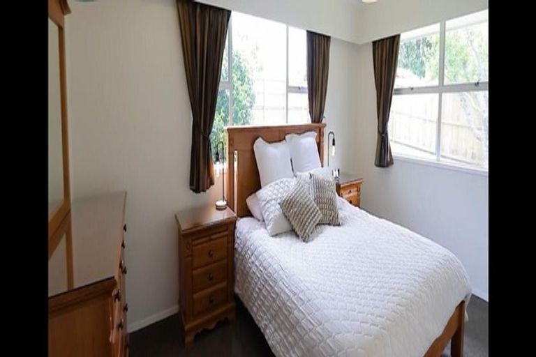 Photo of property in 328 Great South Road, Opaheke, Papakura, 2113