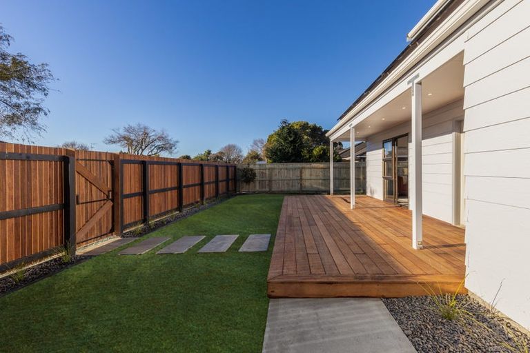 Photo of property in 102 Langdale Avenue, Paraparaumu, 5032