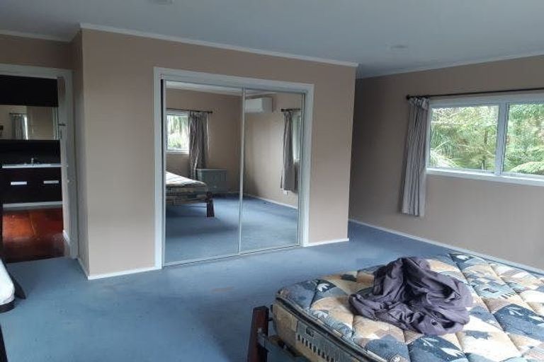 Photo of property in 787 Scenic Drive, Henderson Valley, Auckland, 0612