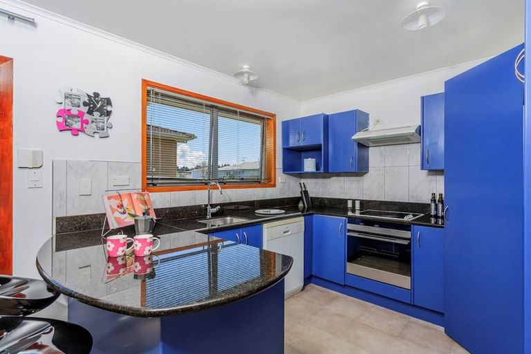 Photo of property in 1/38 Akoranga Drive, Northcote, Auckland, 0627