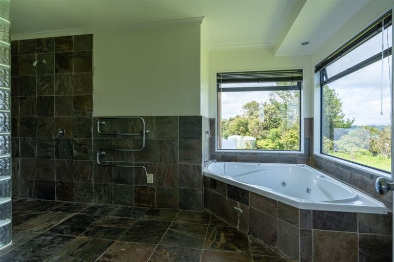 Photo of property in 42 Piwakawaka Rise, Karetu, 0283