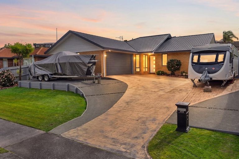Photo of property in 108 Lakeside Drive, Orewa, 0931
