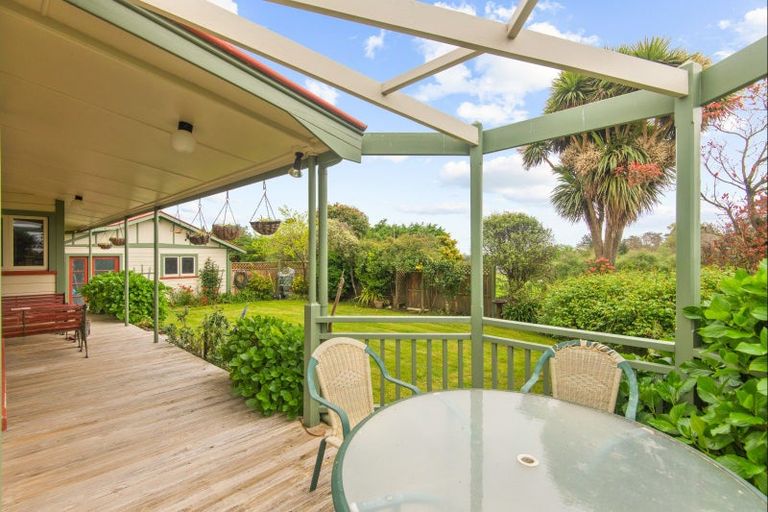Photo of property in 18 Heatherlea Road West, Levin, 5575