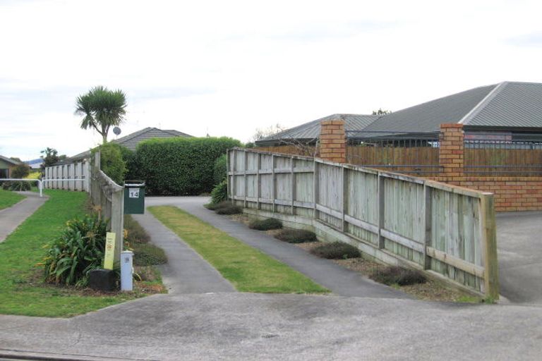 Photo of property in 14 Mangakoea Place, St Andrews, Hamilton, 3200