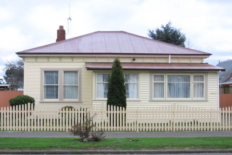 Photo of property in 42 Campbell Street, Palmerston North, 4410