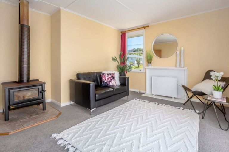 Photo of property in 87 Te Pene Avenue, Titahi Bay, Porirua, 5022
