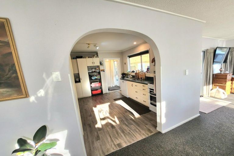 Photo of property in 74 Awamoa Road, Holmes Hill, Oamaru, 9401