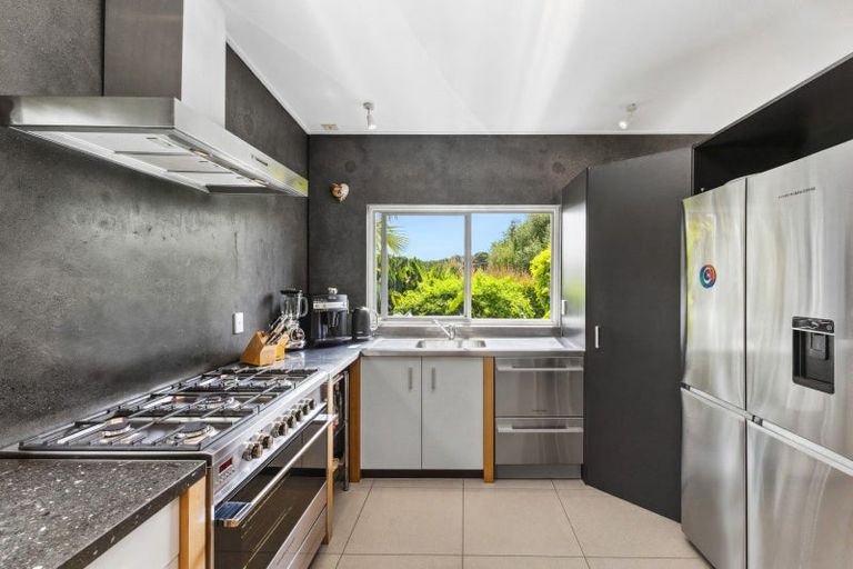 Photo of property in 30 Wiroa Road, Kerikeri, 0293