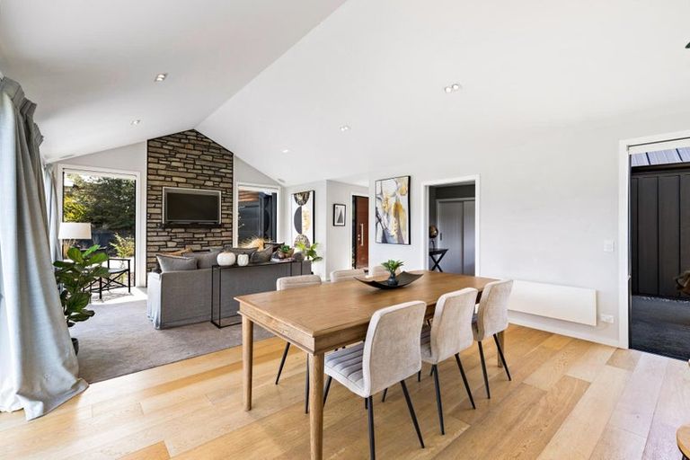 Photo of property in 35 Rannoch Drive, Jacks Point, Queenstown, 9371