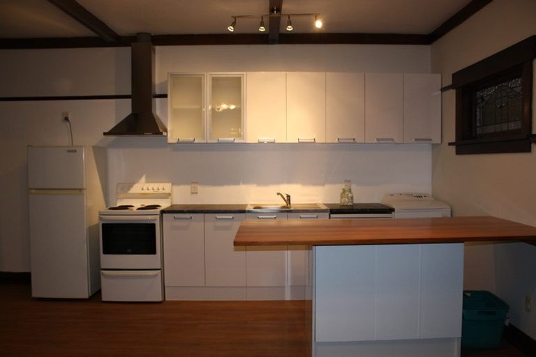 Photo of property in 100 Nairn Street, Mount Cook, Wellington, 6011