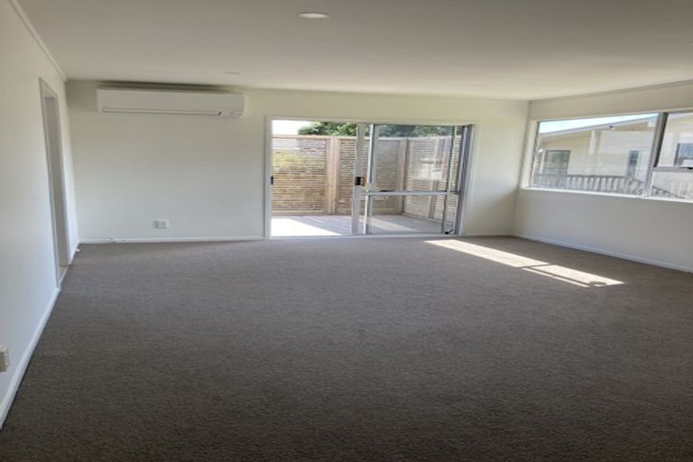 Photo of property in 7 Andros Place, Unsworth Heights, Auckland, 0632