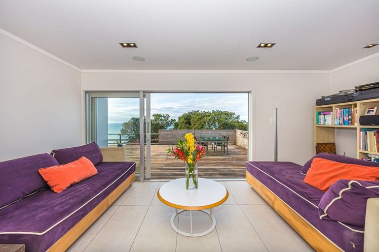 Photo of property in 8 Sykes Avenue, Hatfields Beach, Orewa, 0931
