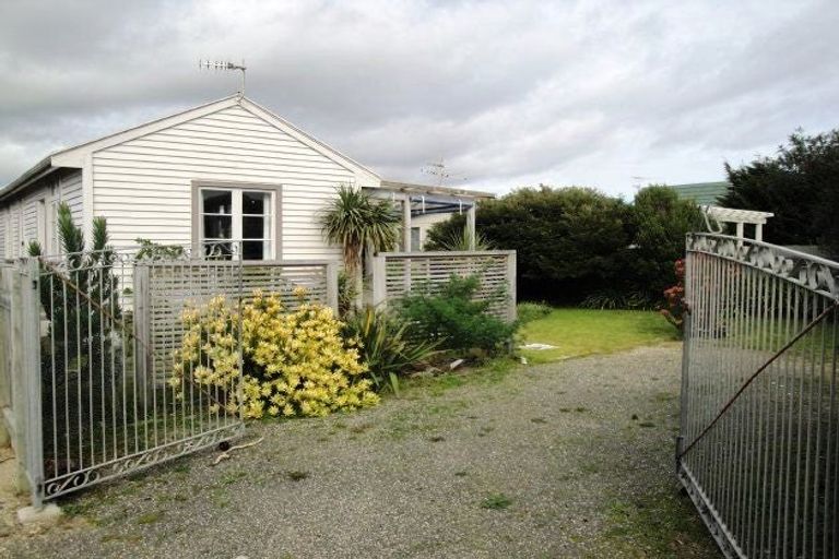 Photo of property in 134a Tutere Street, Waikanae Beach, Waikanae, 5036