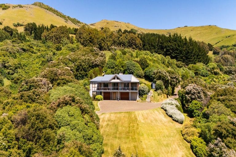 Photo of property in 5447 Christchurch Akaroa Road, Duvauchelle, 7582