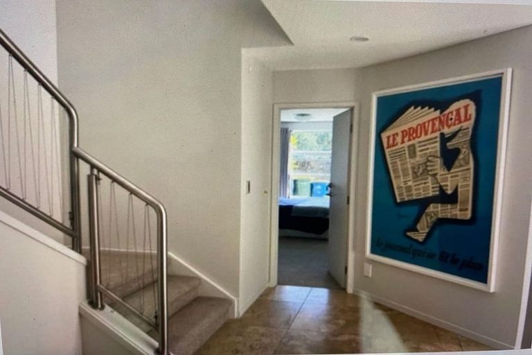 Photo of property in 17a The Strand, Takapuna, Auckland, 0622