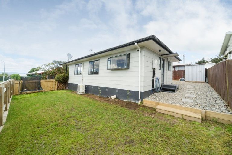 Photo of property in 17 Dahlstrom Grove, Kelvin Grove, Palmerston North, 4414