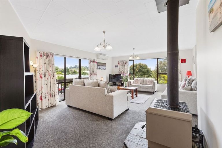 Photo of property in 12 Transom Close, Whitby, Porirua, 5024