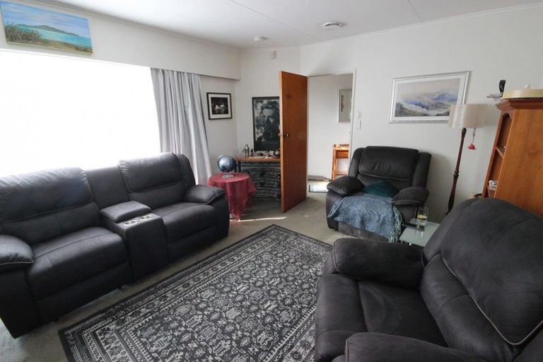 Photo of property in 20 Kimberley Grove, Westbrook, Palmerston North, 4412