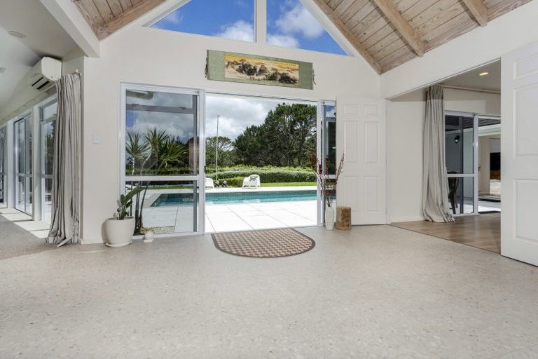 Photo of property in 30 Bernard Magnus Lane, Greenhithe, Auckland, 0632