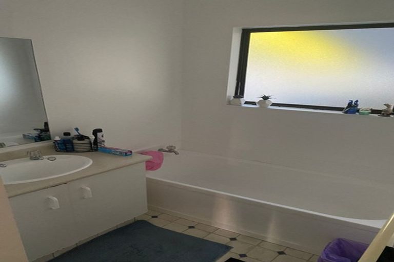 Photo of property in 6b Kentwood Drive, Woodridge, Wellington, 6037