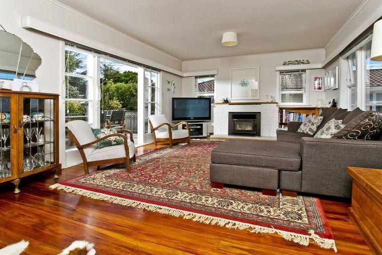 Photo of property in 13 Bruce Road, Glenfield, Auckland, 0629