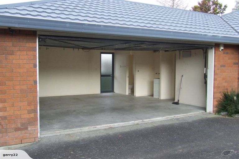 Photo of property in 8 Coupland Court, Glendene, Auckland, 0602