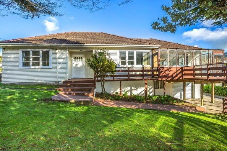 Photo of property in 48 Collins Avenue, Tawa, Wellington, 5028