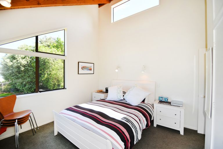 Photo of property in 6 Hillside Crescent, Leigh, 0985