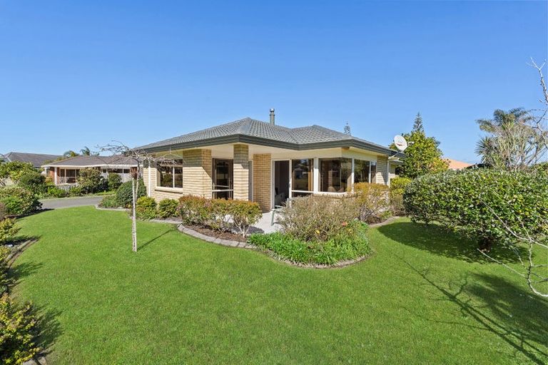 Photo of property in 40 Settlers Grove, Orewa, 0931