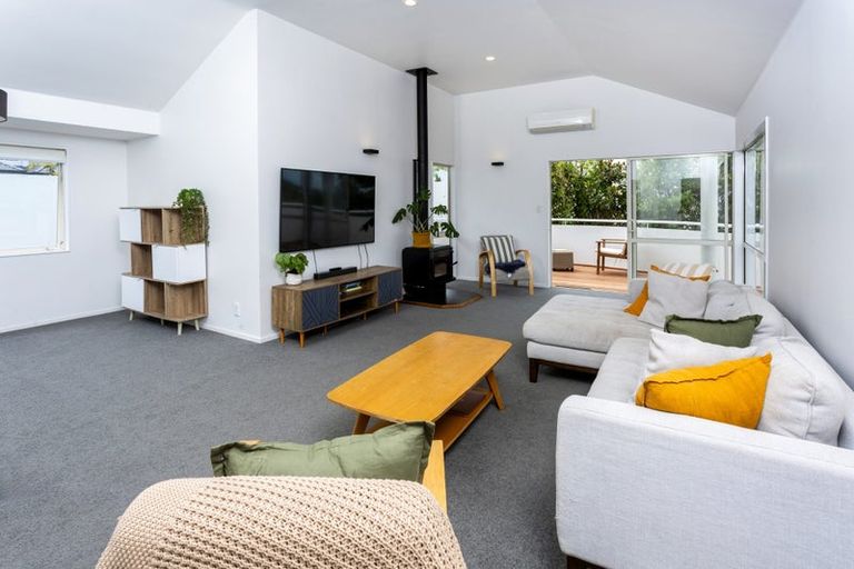 Photo of property in 8 Caversham Drive, Torbay, Auckland, 0630