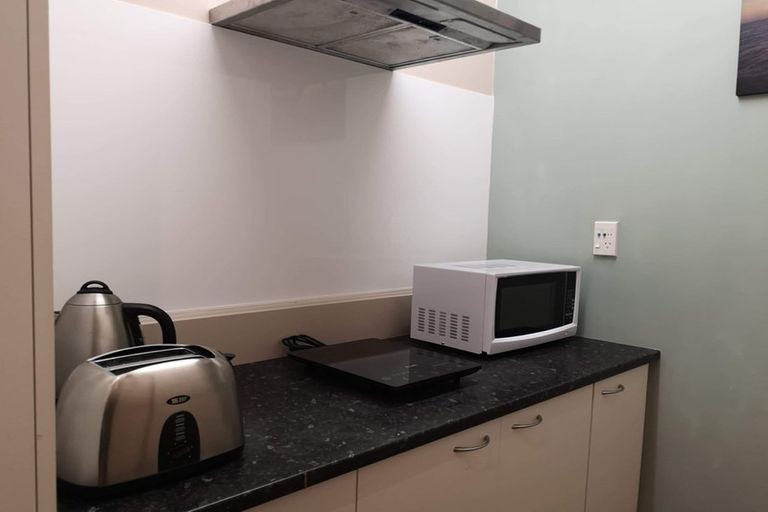 Photo of property in 10 Jacaranda Grove, Maungaraki, Lower Hutt, 5010