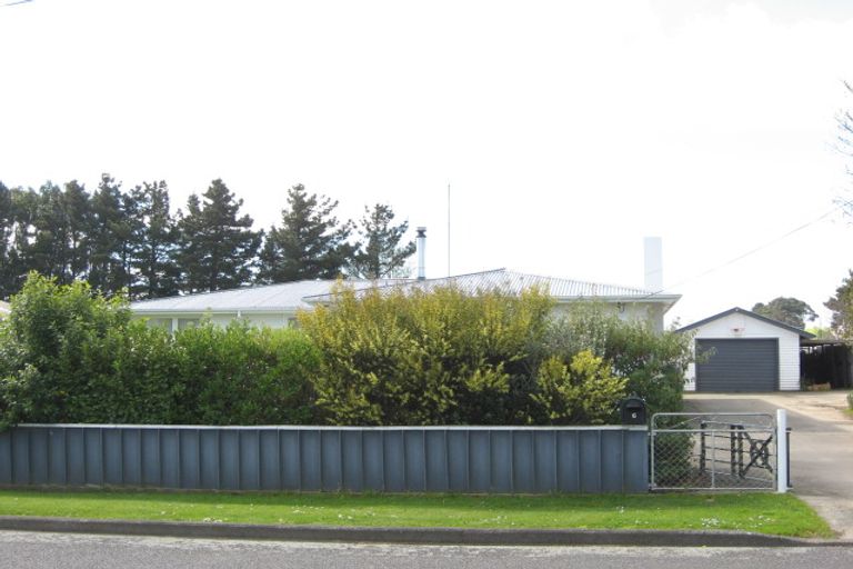 Photo of property in 6 Wilson Street, Bulls, 4818