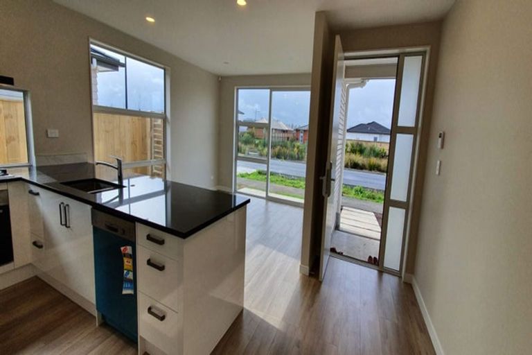 Photo of property in 10 Hukihuki Drive, Takanini, 2110