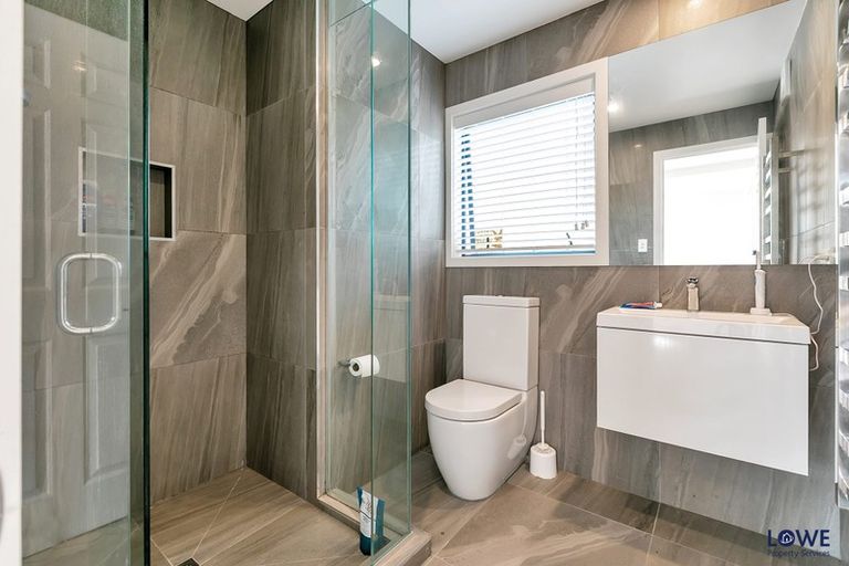 Photo of property in 480a Beach Road, Murrays Bay, Auckland, 0630