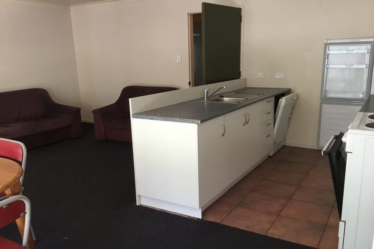 Photo of property in 12 Cosy Dell Road, North Dunedin, Dunedin, 9016