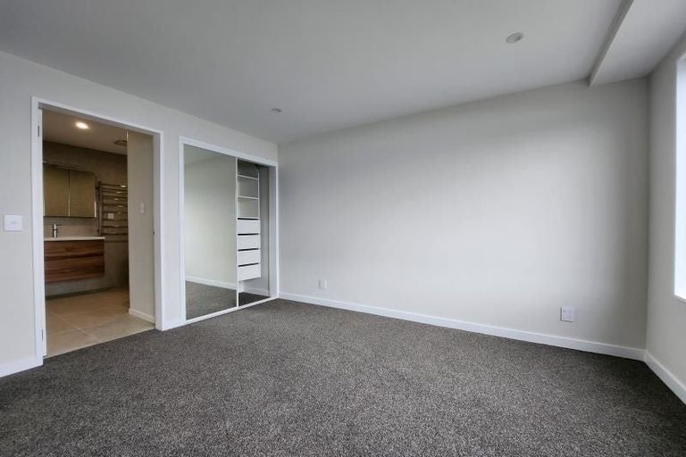 Photo of property in 8/148 Evans Bay Parade, Roseneath, Wellington, 6021