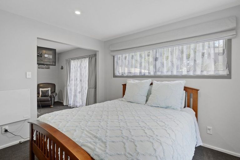 Photo of property in 76 Russley Road, Russley, Christchurch, 8042