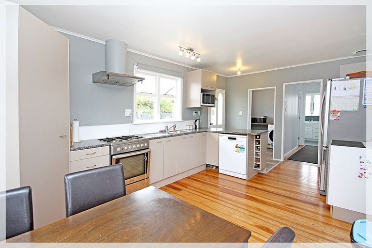Photo of property in 28 George Street, Levin, 5510