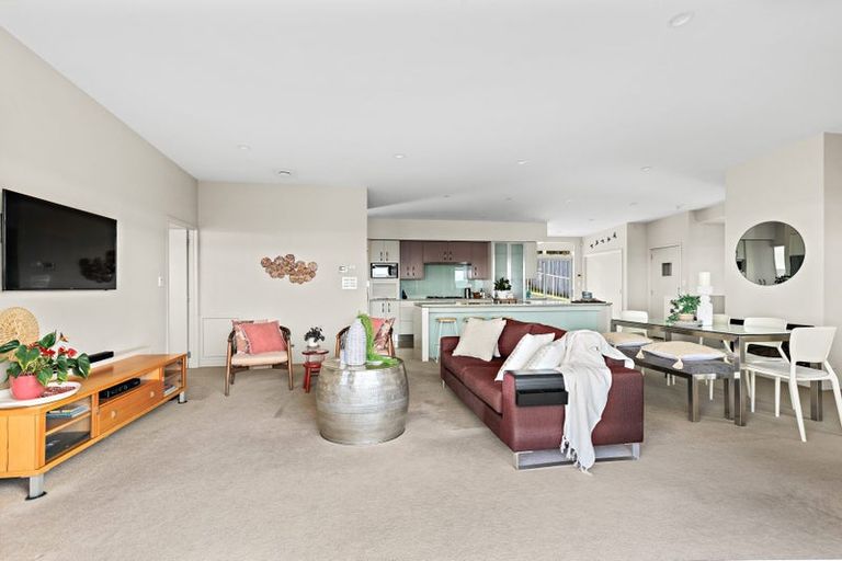 Photo of property in 10 Rangimaarie Crescent, Snells Beach, 0920