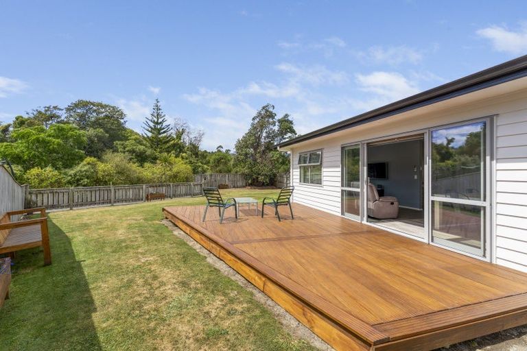 Photo of property in 15 Kingi Te Ahoaho Place, Otaki, 5512