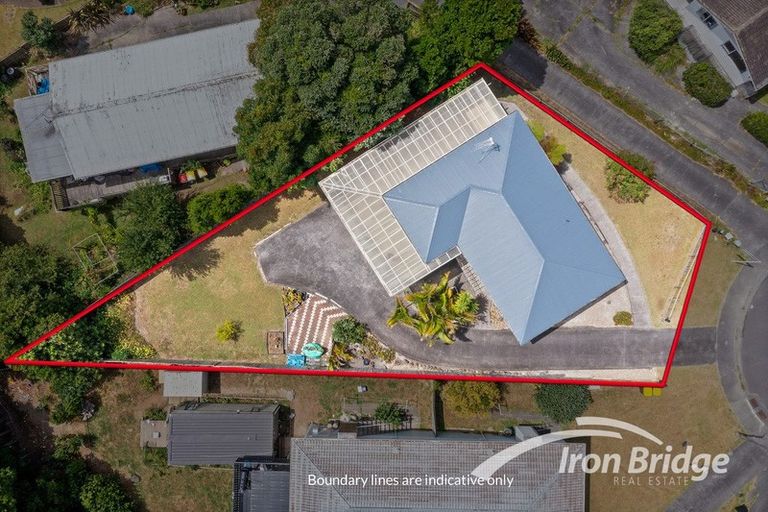 Photo of property in 21 Celeste Place, Totara Vale, Auckland, 0627