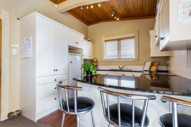 Photo of property in 44 Queen Street, Feilding, 4702