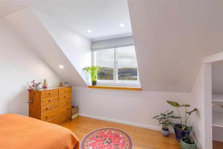 Photo of property in 2 Hobday Lane, Mount Pleasant, Christchurch, 8081