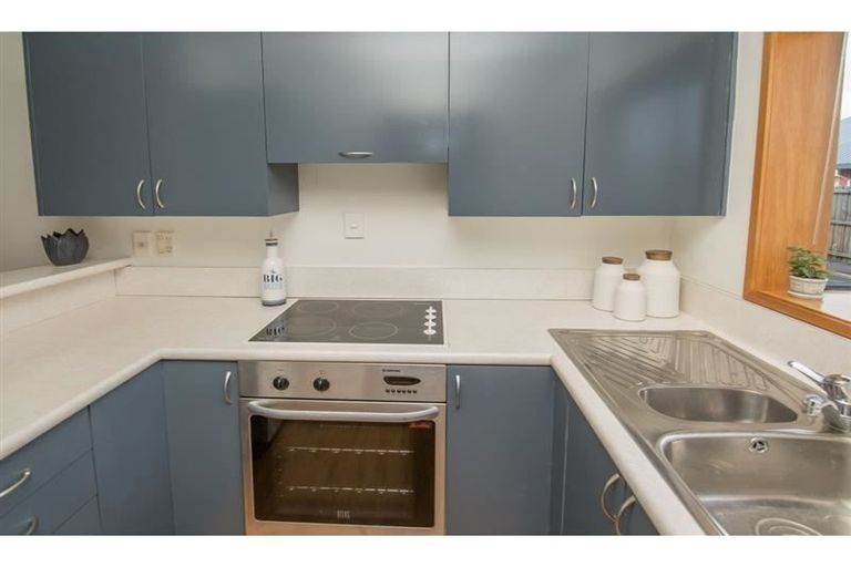 Photo of property in 2/96 Wainui Street, Riccarton, Christchurch, 8041