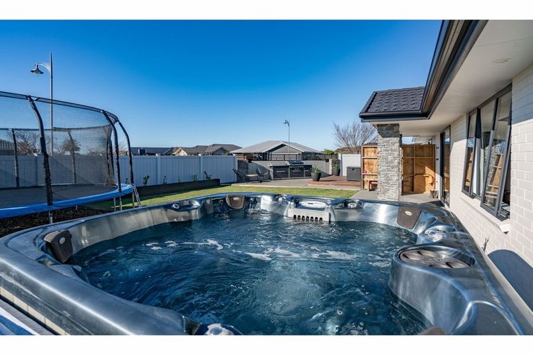 Photo of property in 15 Foxton Drive, Kaiapoi, 7630