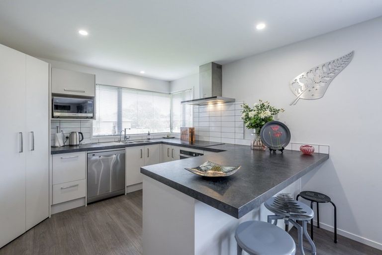 Photo of property in 22 Barry Curtis Place, Levin, 5510