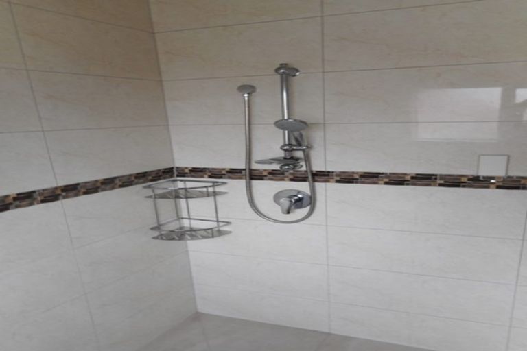 Photo of property in 2a Matangi Road, Mount Wellington, Auckland, 1060